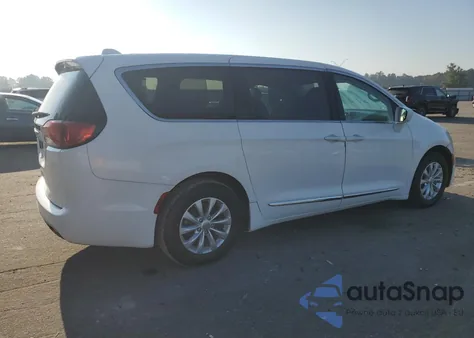 2018 Chrysler Pacifica Touring L z USA, uszkodzony, nr VIN 2C4RC1BG7JR142464